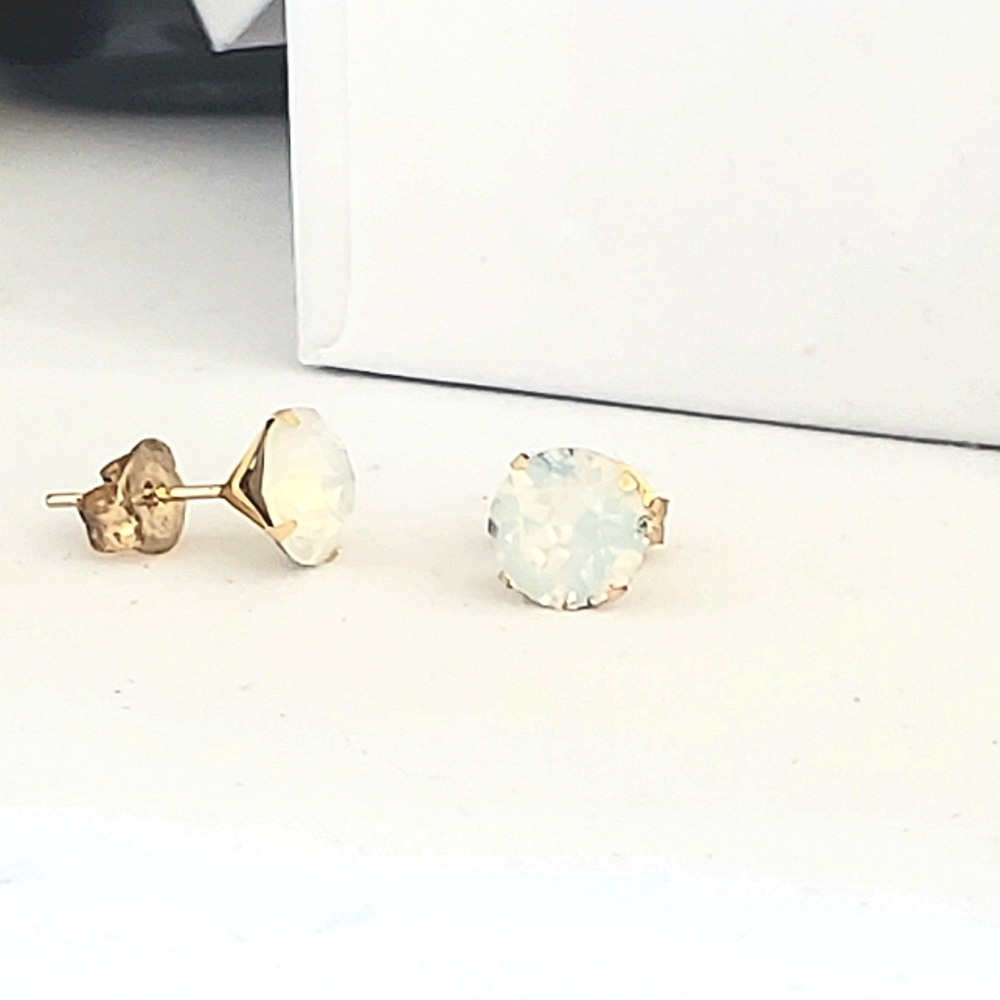 10k solid gold, 6MM White Opal